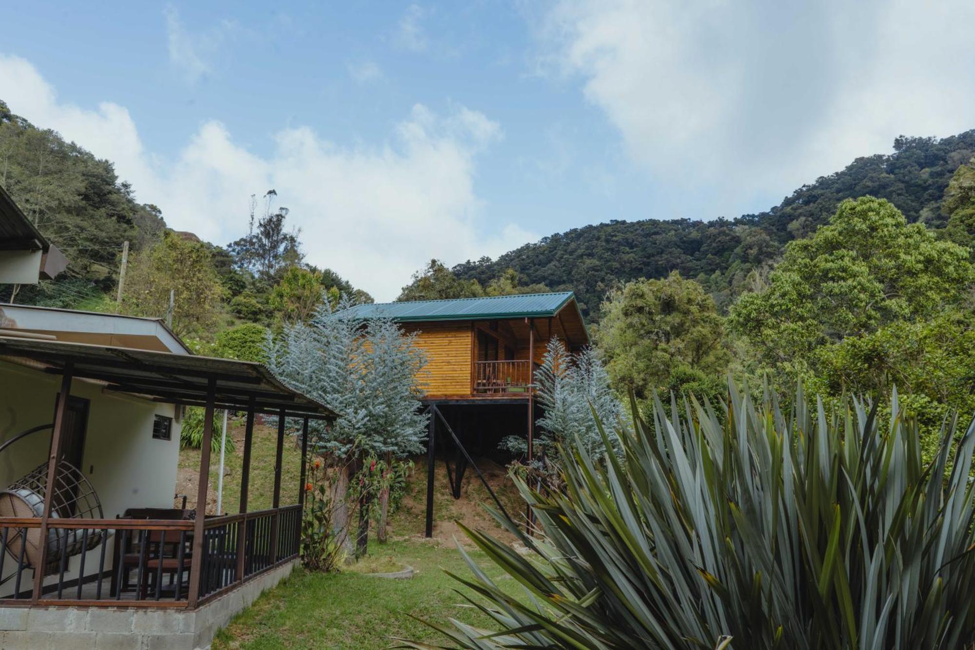 Cabinas El Quetzal San Gerardo de Dota Buitenkant foto